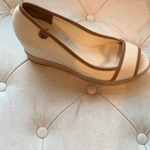 EUC Tory Burch wedges. Canvas, Cream Colored